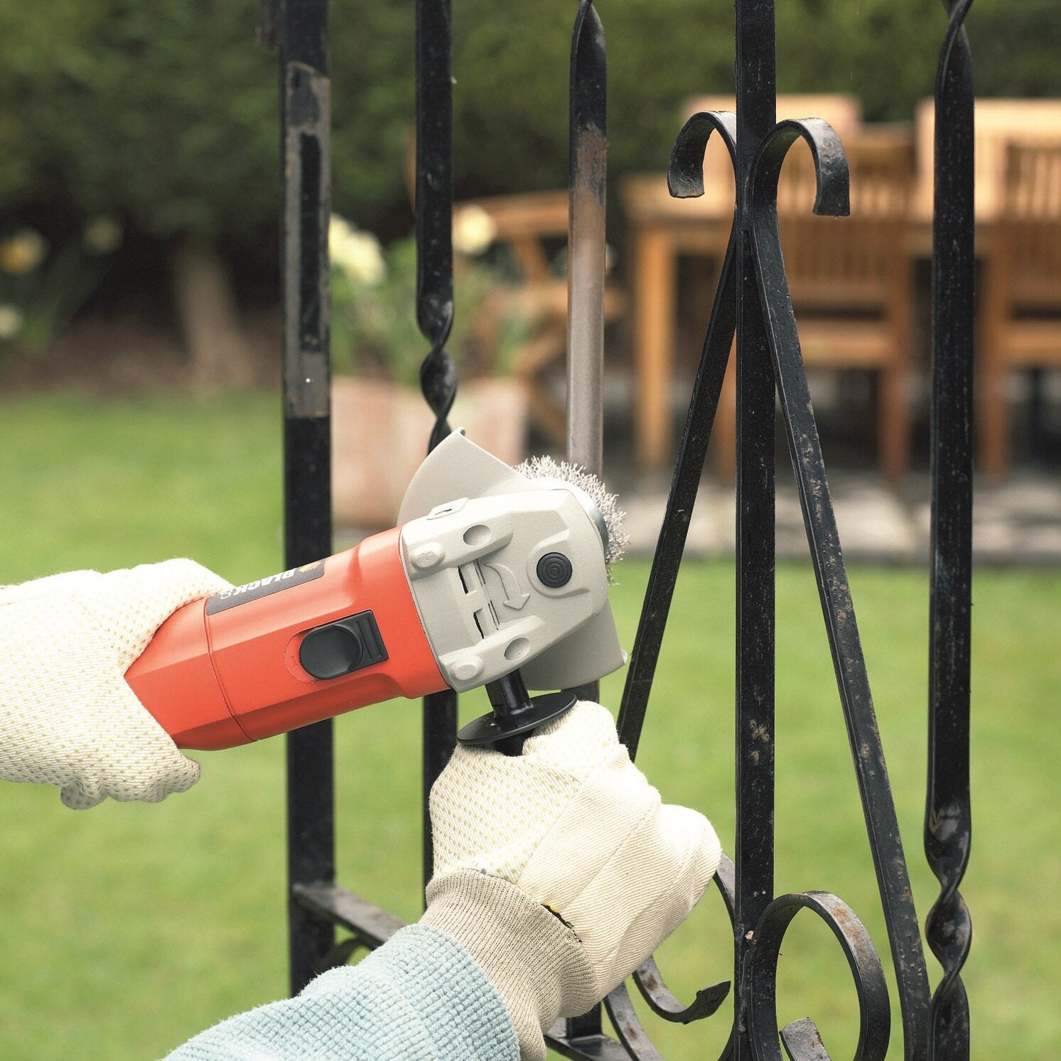 Black&Decker 115мм Таслагч 700Вт